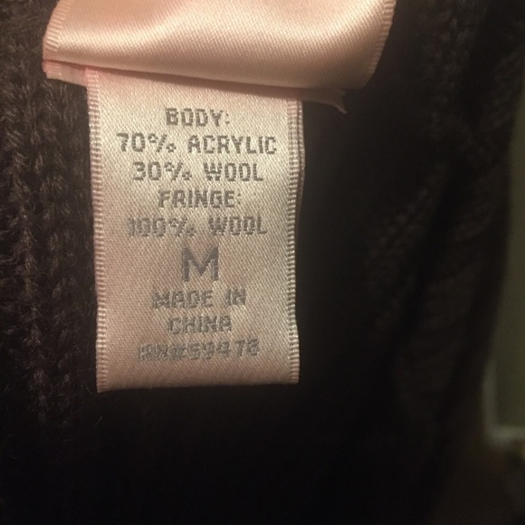 🧥Stylish Brown Sweater with Furry Fringe and Beaded Button - Size Medium 🍂🧥 - Picture 4 of 10